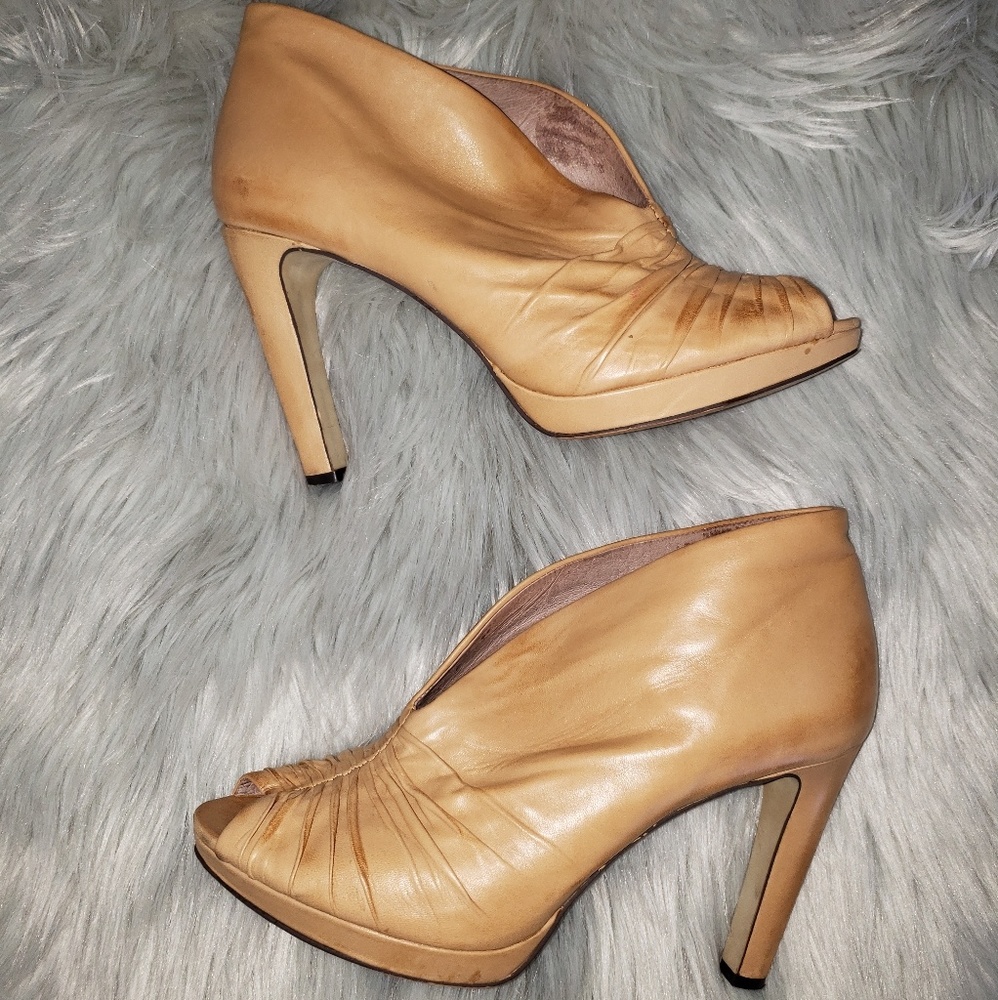 {HP} Vince Camuto Leather Booties